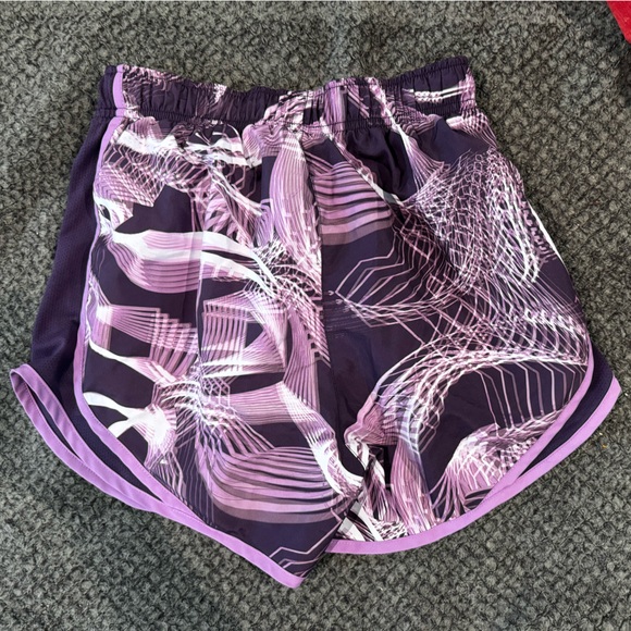 Nike Running Shorts - Picture 2 of 3